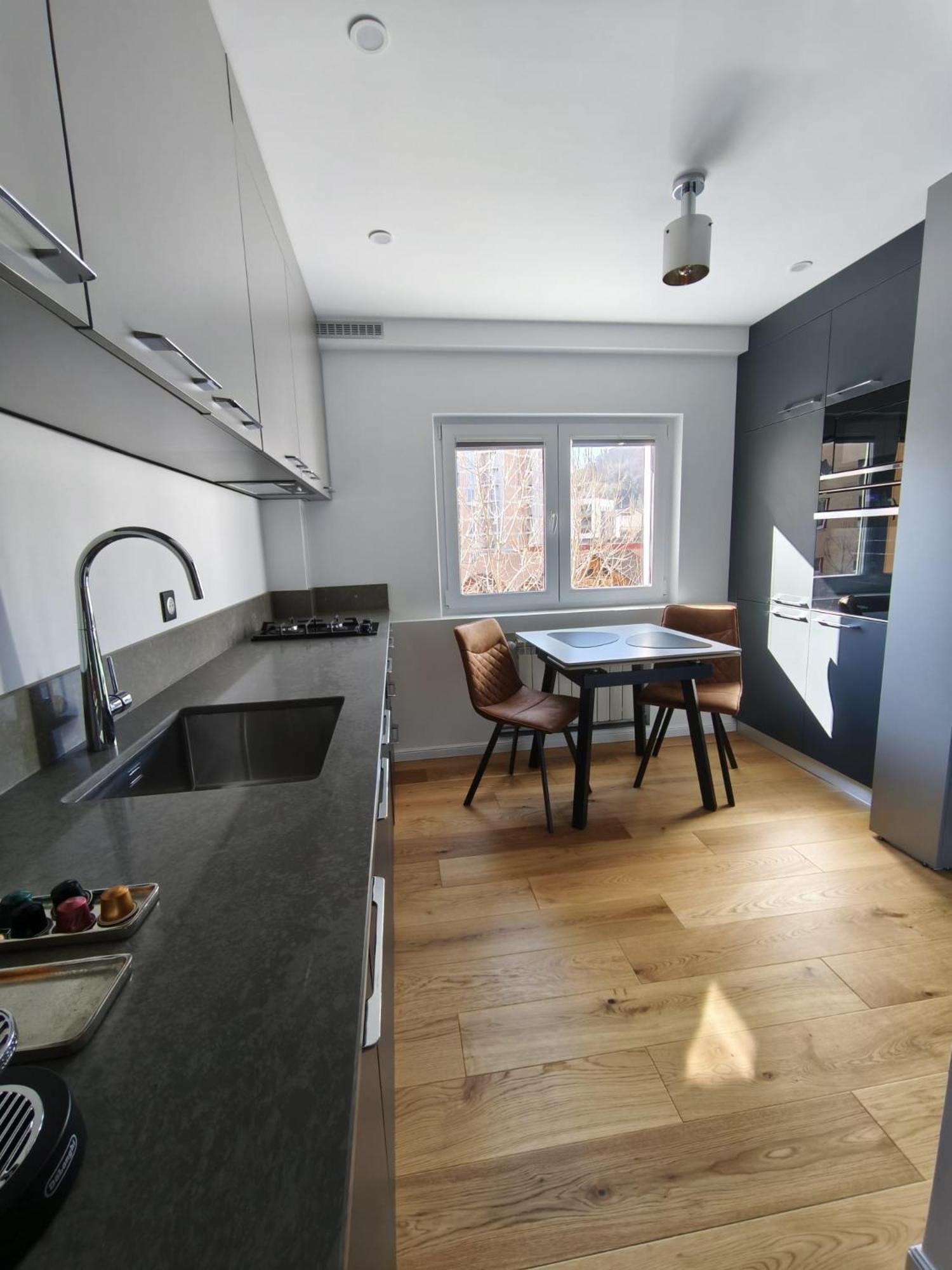 Studio Lux, Elegant & Confortabil บราชอฟ ภายนอก รูปภาพ