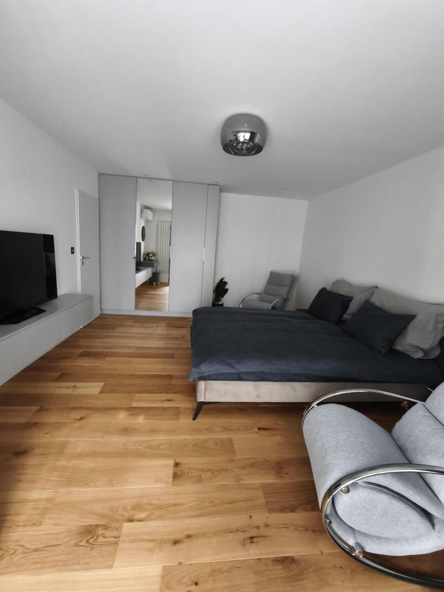 Studio Lux, Elegant & Confortabil บราชอฟ ภายนอก รูปภาพ